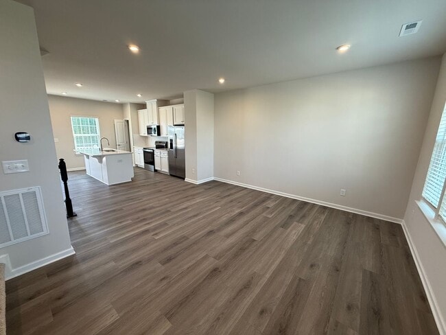 Building Photo - Brand New Townhome!!
