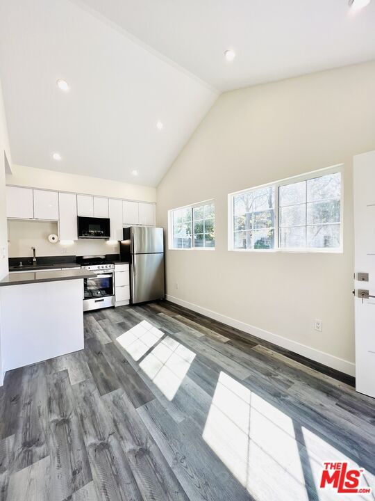 Foto del edificio - 723 W California Ave