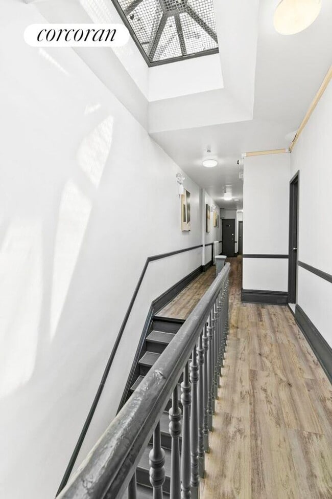 Foto del edificio - 310 W 20th St