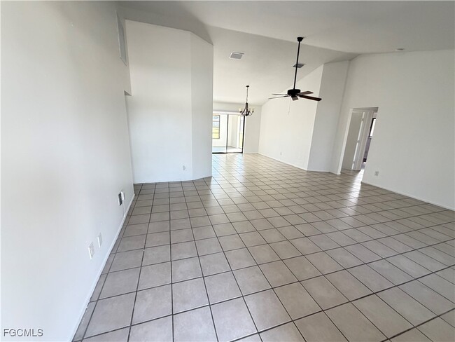 Foto del edificio - 3313 SE 4th Ave