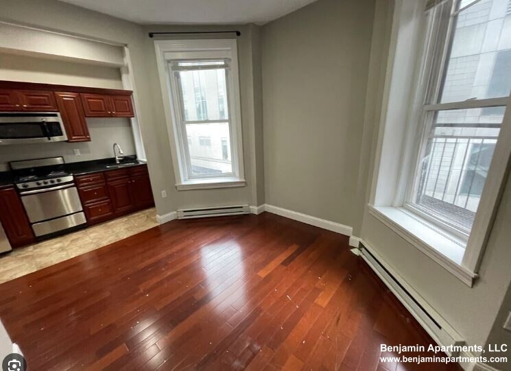 Primary Photo - 240 Newbury St
