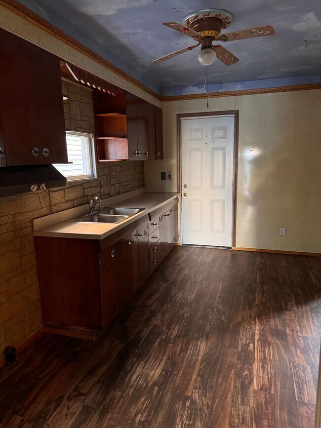 Building Photo - 519 Emerson Ave