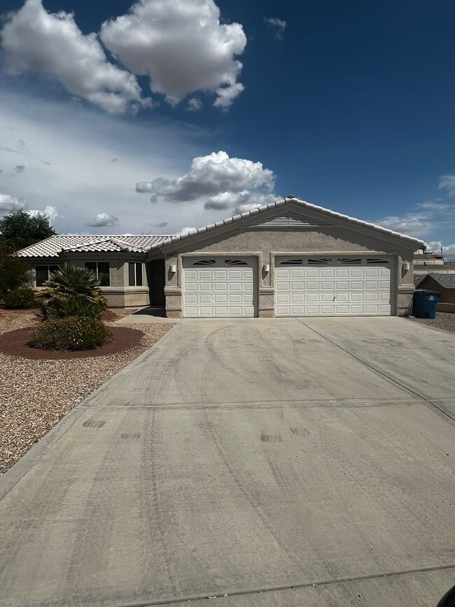 Building Photo - 3660 Red Dr