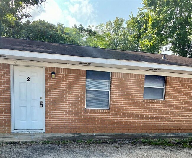 Building Photo - 2809 Sam Houston Ave