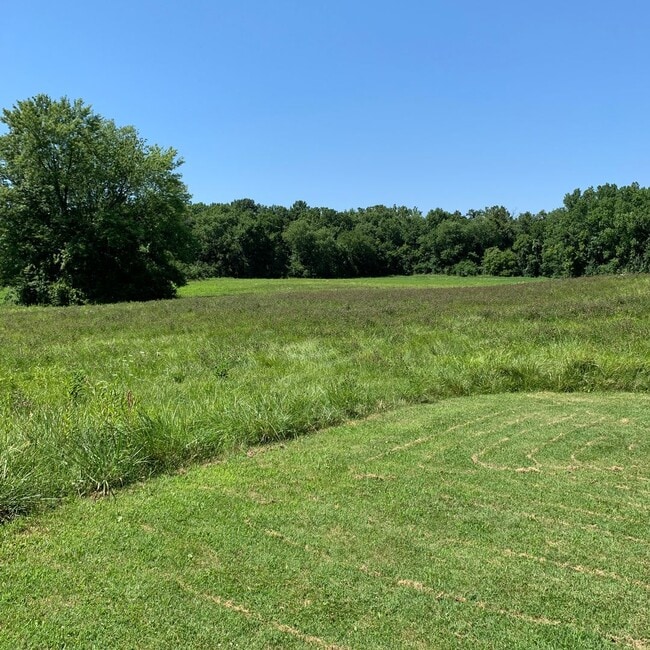 Building Photo - 4623-4623 W Bainbridge Dr