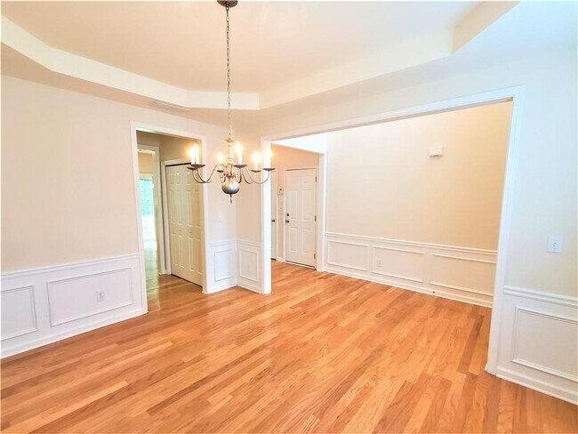 Building Photo - 545 Friars Head Dr NE