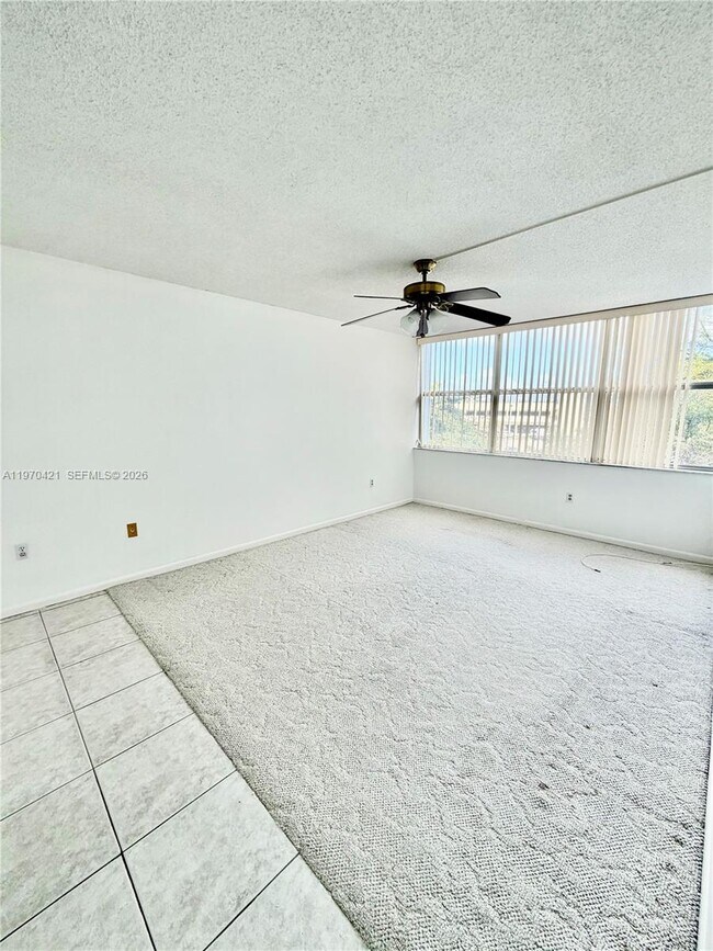 Foto del edificio - 1300 NE Miami Gardens Dr