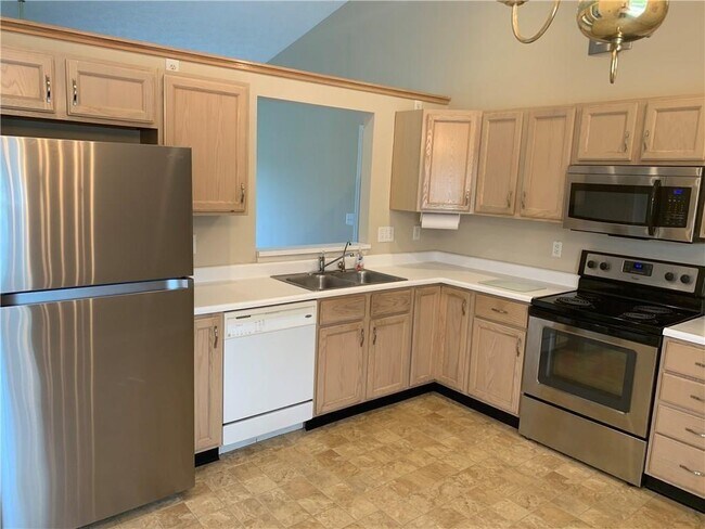 Building Photo - 8335 Bayshore Ln