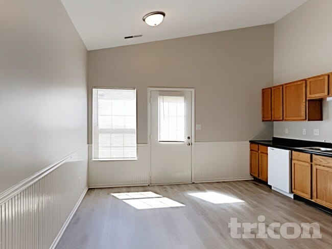Building Photo - 4040 Dogwood Ln
