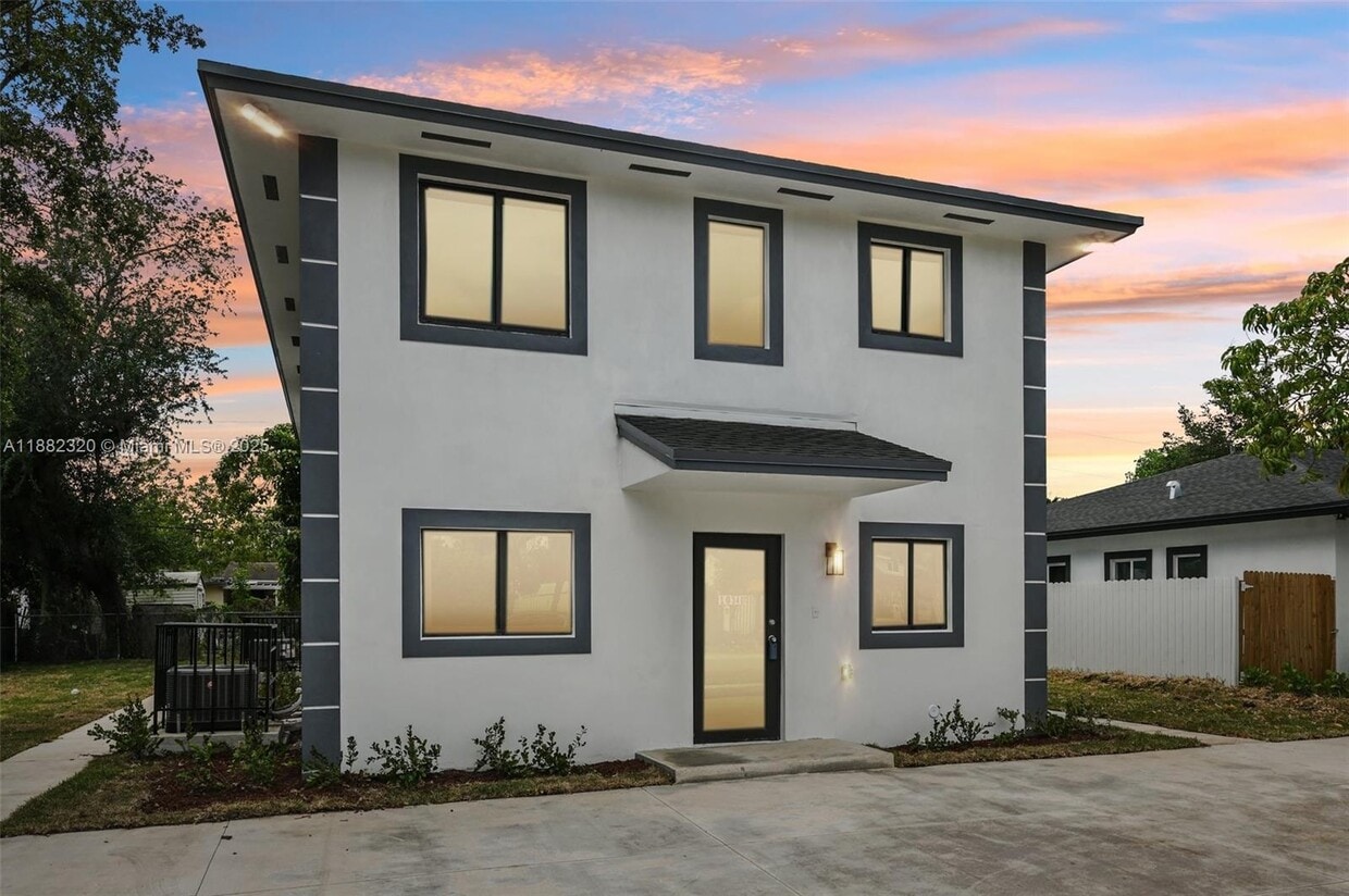Primary Photo - 10340 NW 29th Ave