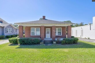 Building Photo - 3012 Rosewood Dr