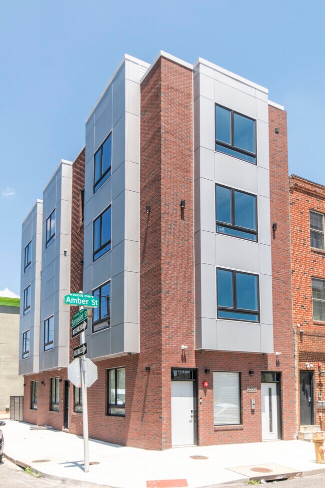 Building Photo - 2532 Amber St