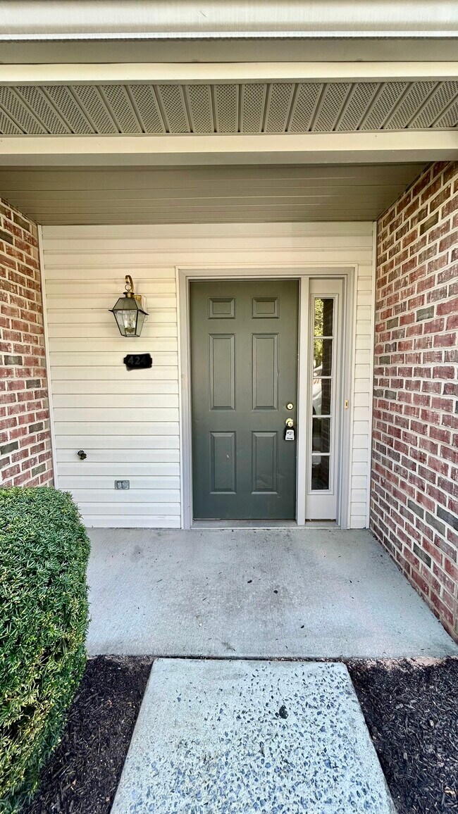 Foto del edificio - 424 Waverly Woods Dr