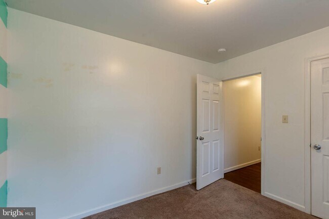 Building Photo - 40 Monroe Dr