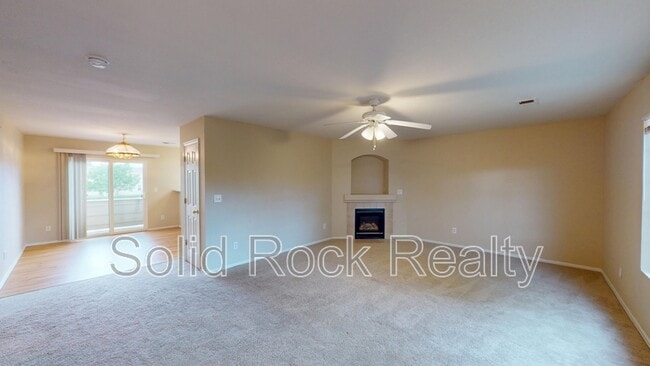 Building Photo - 4960 Universal Heights