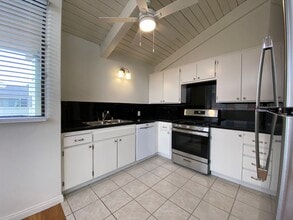 Building Photo - 7500 Vieja Castilla Way