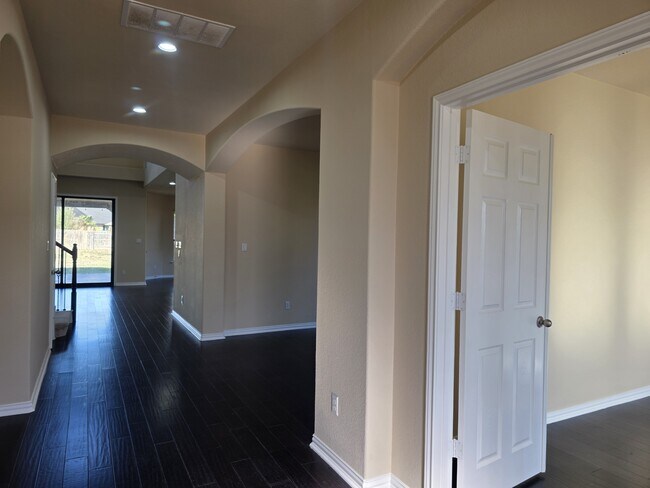 Building Photo - 176 Nantucket Cir