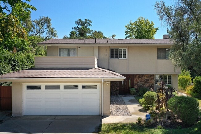 Building Photo - Wonderful Single Family Home in the hills ...