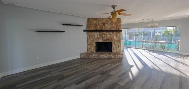 Foto del edificio - 10136 Paradise Blvd