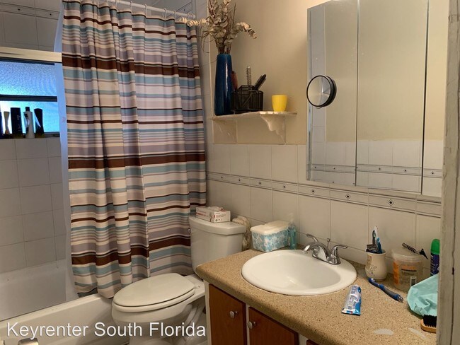 Foto del edificio - 3 br, 1 bath House - 414 Sw 72 Ave.