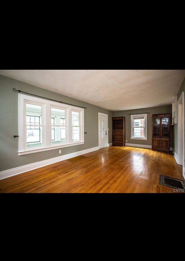 Building Photo - 140 Hillsdale Ave