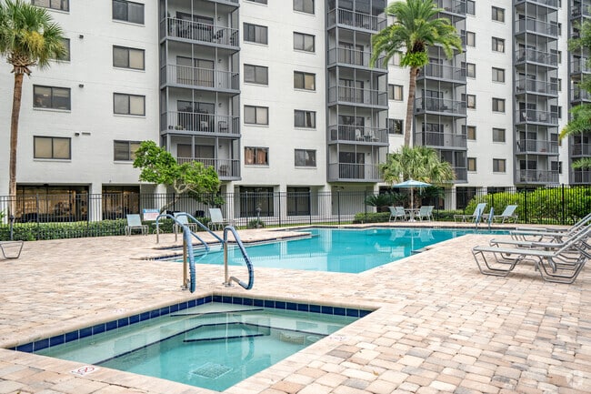 Building Photo - Hampton Apartments