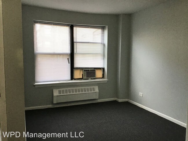 Foto del edificio - 7836 S South Shore Dr