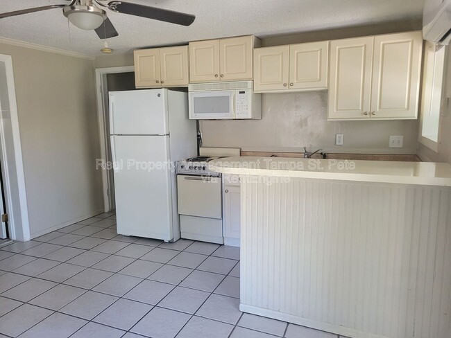 Foto del edificio - 643 Wisteria Ct