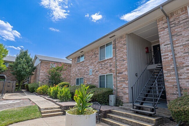 Foto del edificio - 8087 Meadow Rd