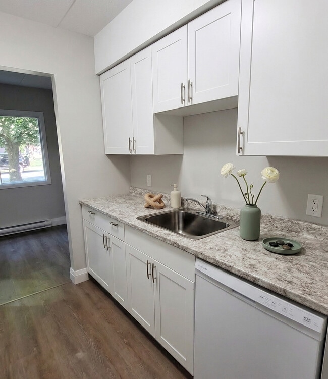 Building Photo - Cambridge Heights Apartments