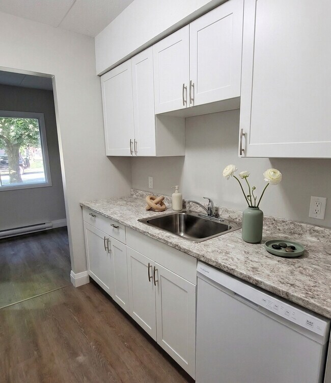 Photo du bâtiment - Cambridge Heights Apartments