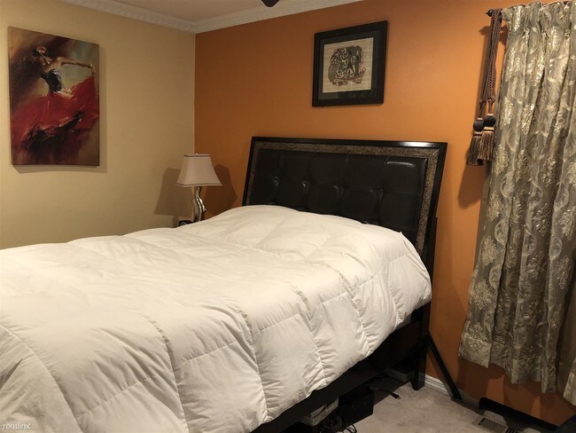 Foto del edificio - 3 br, 2 bath House - 146 Franklin Street