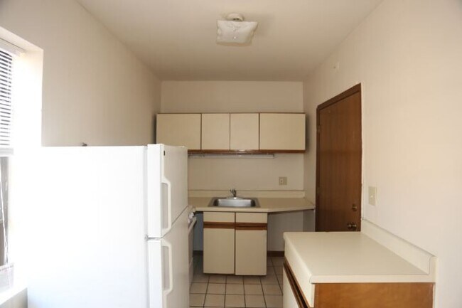 Foto del edificio - 838 W Cornelia Ave