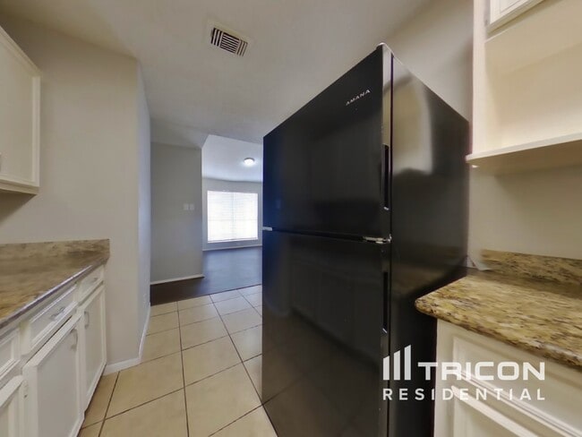 Building Photo - 17803 Glenmark Dr