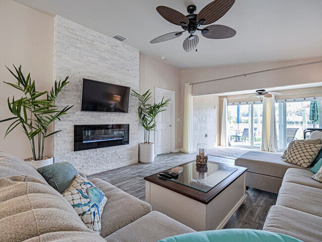 Photo - 5395 Dominica St House