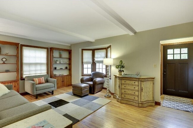 Building Photo - 4037 Xenwood Ave S