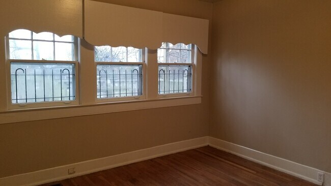 Foto del edificio - Dartmouth Ave