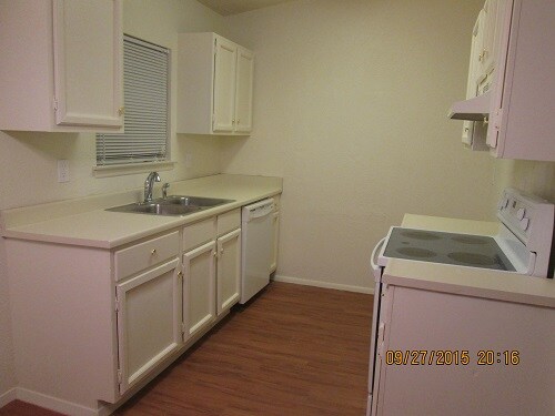 Foto del edificio - 9835 Meadow Way
