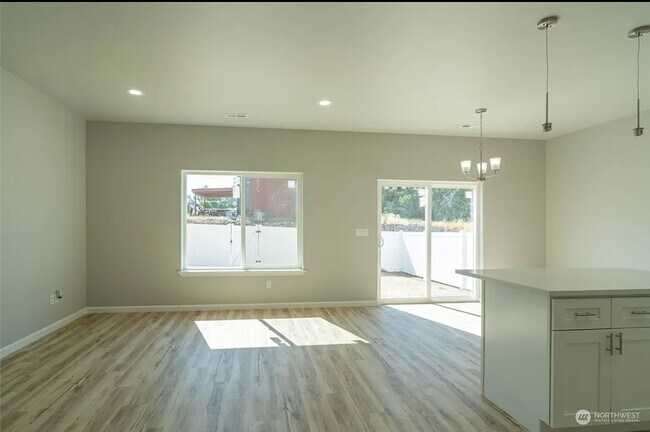 Foto del edificio - RENT REDUCED-HOME FOR RENT IN SOAP LAKE!