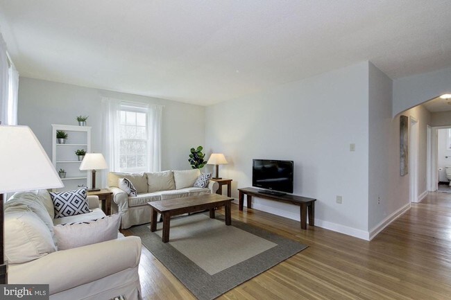 Foto del edificio - 3051 Idaho Ave NW