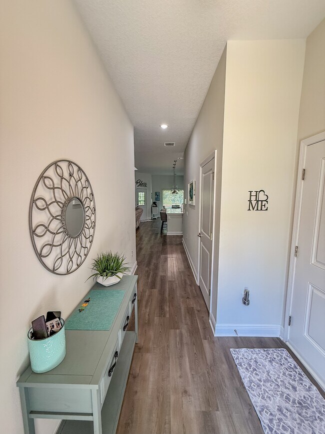 Foto del edificio - 2437 Hilton Dr