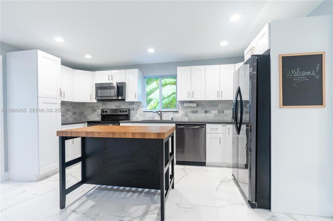 Foto del edificio - 11 Judy Pl