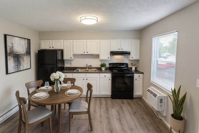 Foto del edificio - 2 Bedroom and 1.5 Bath Townhome - Troy, Ohio!!