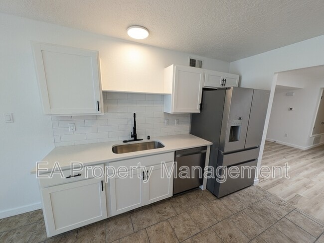 Foto del edificio - 3301 Schumacher St NW