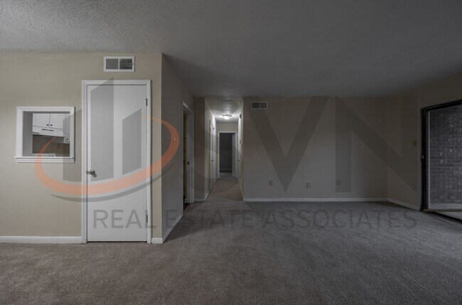 Foto del edificio - 500 Umstead Dr