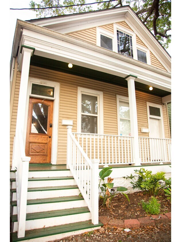 Primary Photo - 3627 Banks St