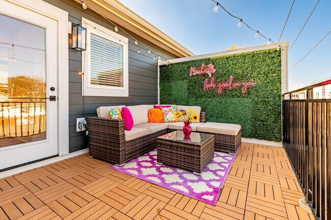 Foto del edificio - 336B Douglas Ave