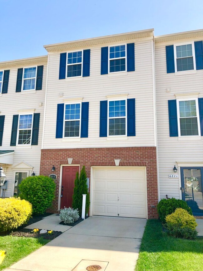 Building Photo - Gorgeous 2 Bedroom Townhouse in Glen Burnie!