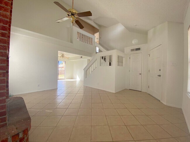 Foto del edificio - Northeast El Paso 3 Bed Refrig A/C