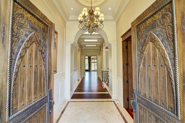 Foto del edificio - 4Bd+Den/4.5Ba Clyde Hill House